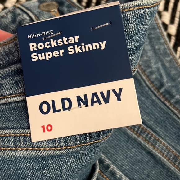Brand New Old Navy Rockstar Super Skinny - Picture 2 of 2